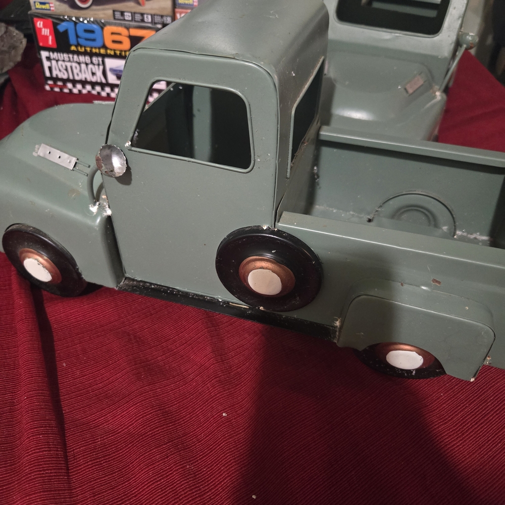 Classic Green Truck. Qty 2